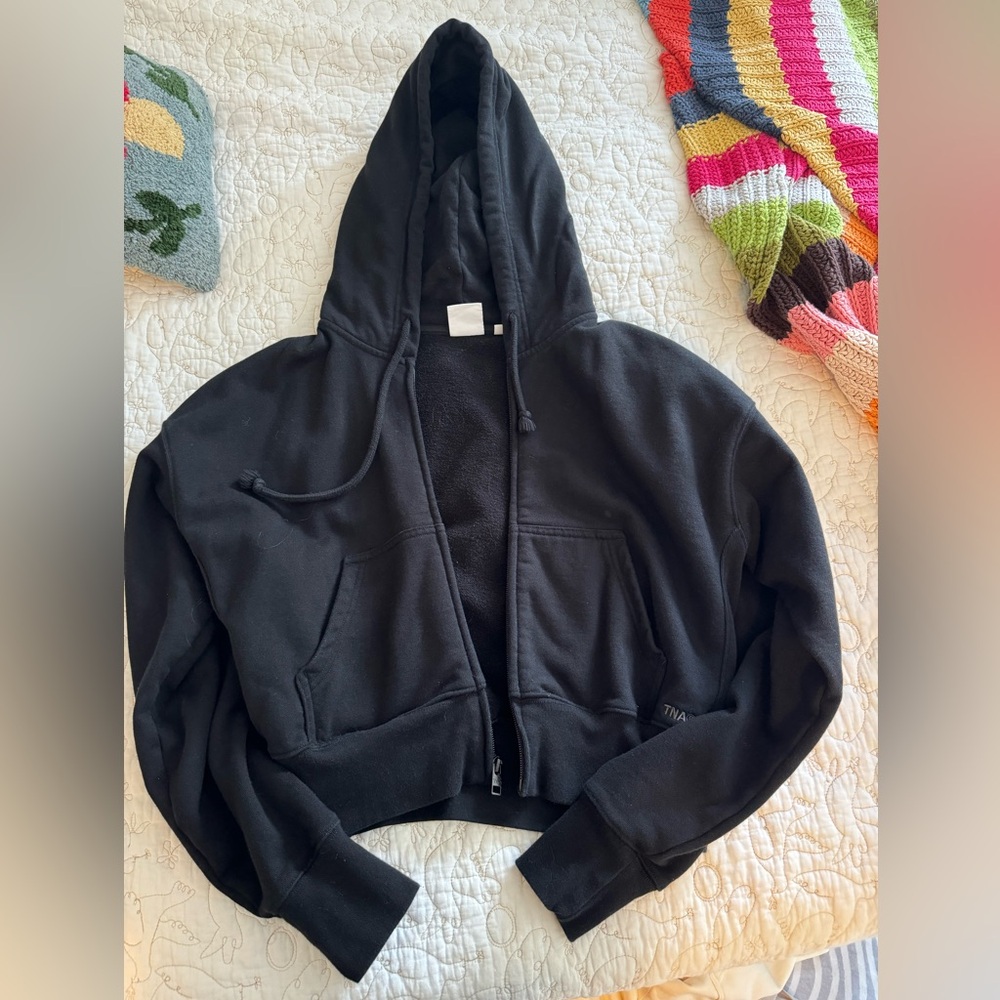 TNA by Aritzia Sweatfleece Extra Fleece Boyfriend Boxy Zip-Up Hoodie in Black